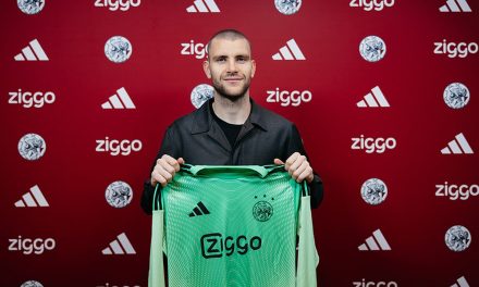 Debut Maarten Paes Di Ajax: Momentum Baru Karier Sang Kiper