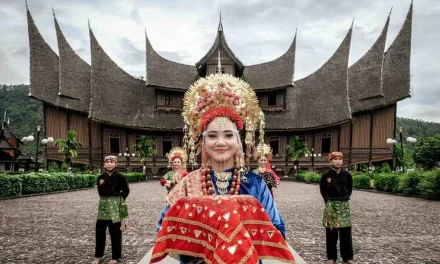 Menguak Sisi Lain Ranah Minang Yang Jarang Terungkap