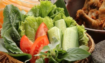 Rahasia Kenikmatan Kuliner Sunda, Juara Lalapan!