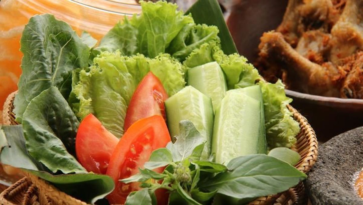 Rahasia Kenikmatan Kuliner Sunda, Juara Lalapan!