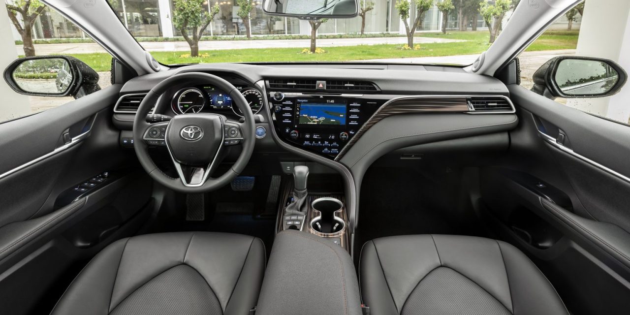 Interior Toyota Camry Mewah, Premium Dan Berkualitas Tinggi