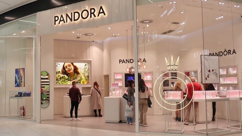 Keuntungan Besar Pandora Dari Ekspansi Pasar Global
